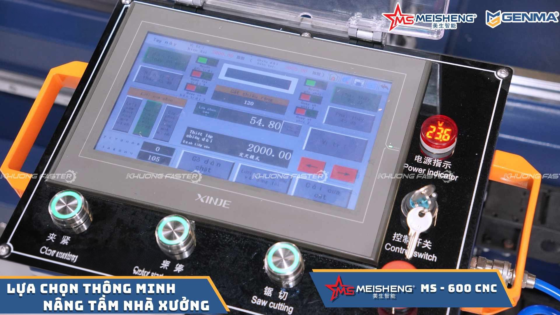 Bảng điều khiển máy cắt CNC Meisheng MS 600 trong nhà xưởng với nút bấm và tay cầm màu cam
